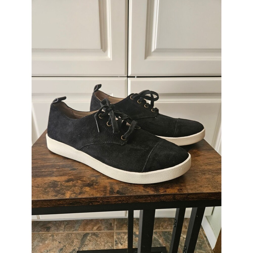 Vionic Eden Black Suede Comfort Sneakers Minimalist Smart Casual Alt Grunge Chic